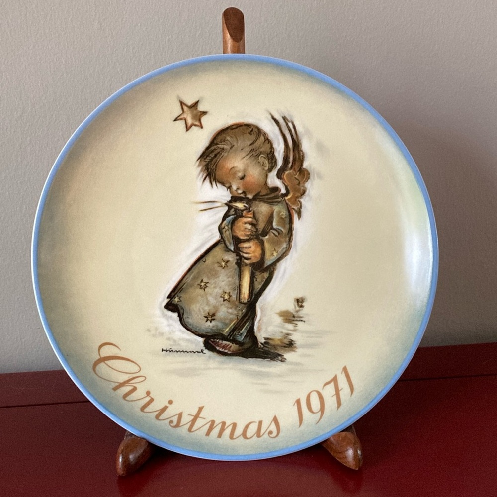 1971 Hummel Christmas Plate - Sister Berta Hummel by Schmid
